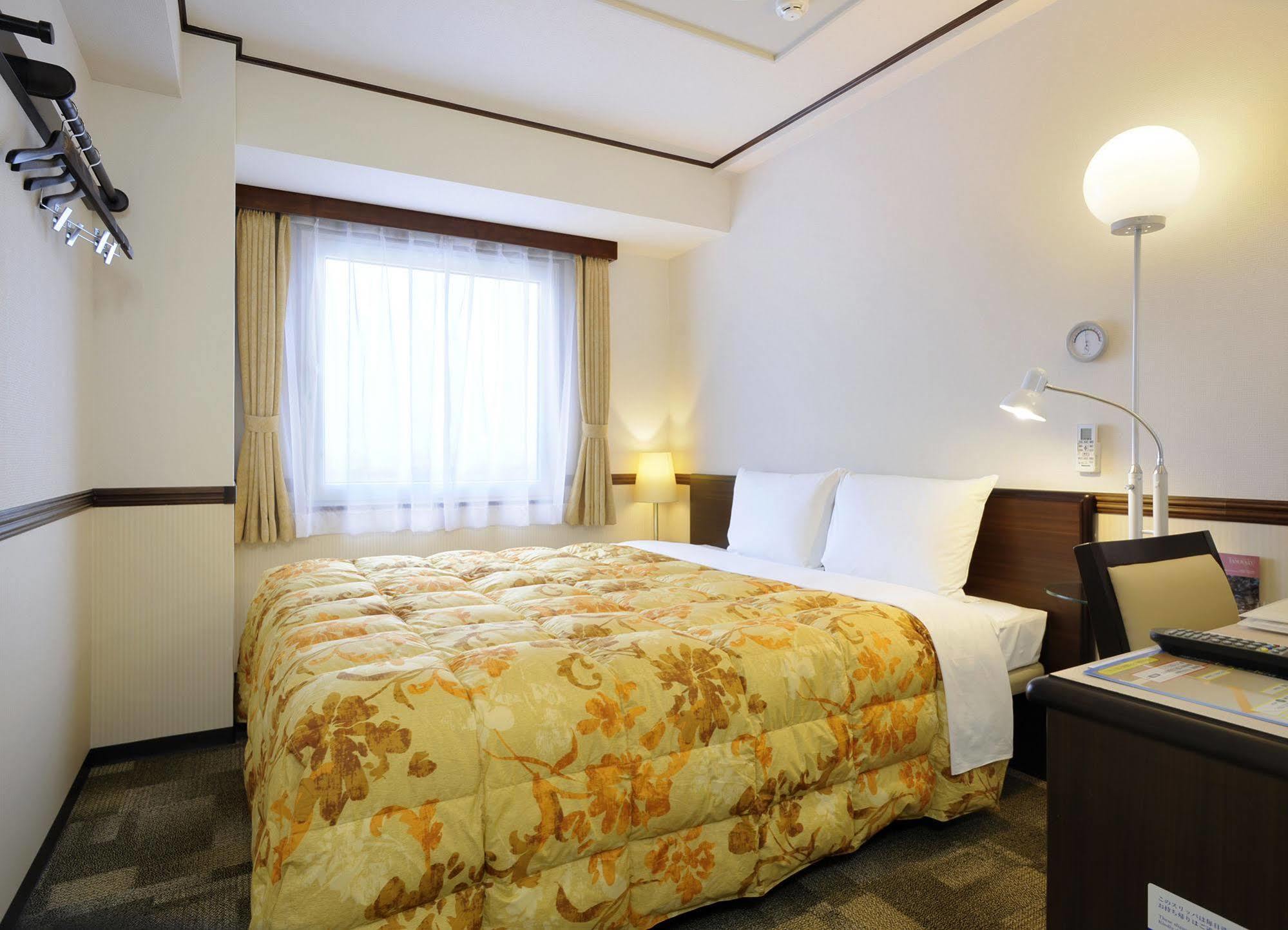 Toyoko Hiroshima-eki Minami-guchi Migi 3* Hiroshima